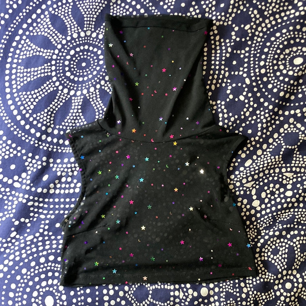 Mesh top with attached mask.